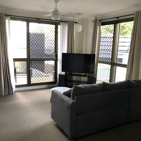 Coral Towers Holiday Suites Cairns Dış mekan fotoğraf