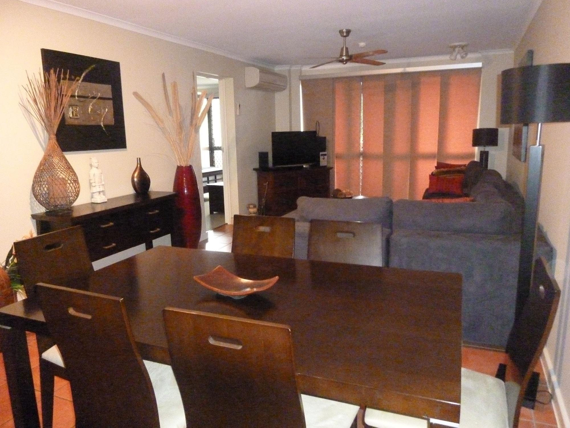 Coral Towers Holiday Suites Cairns Dış mekan fotoğraf
