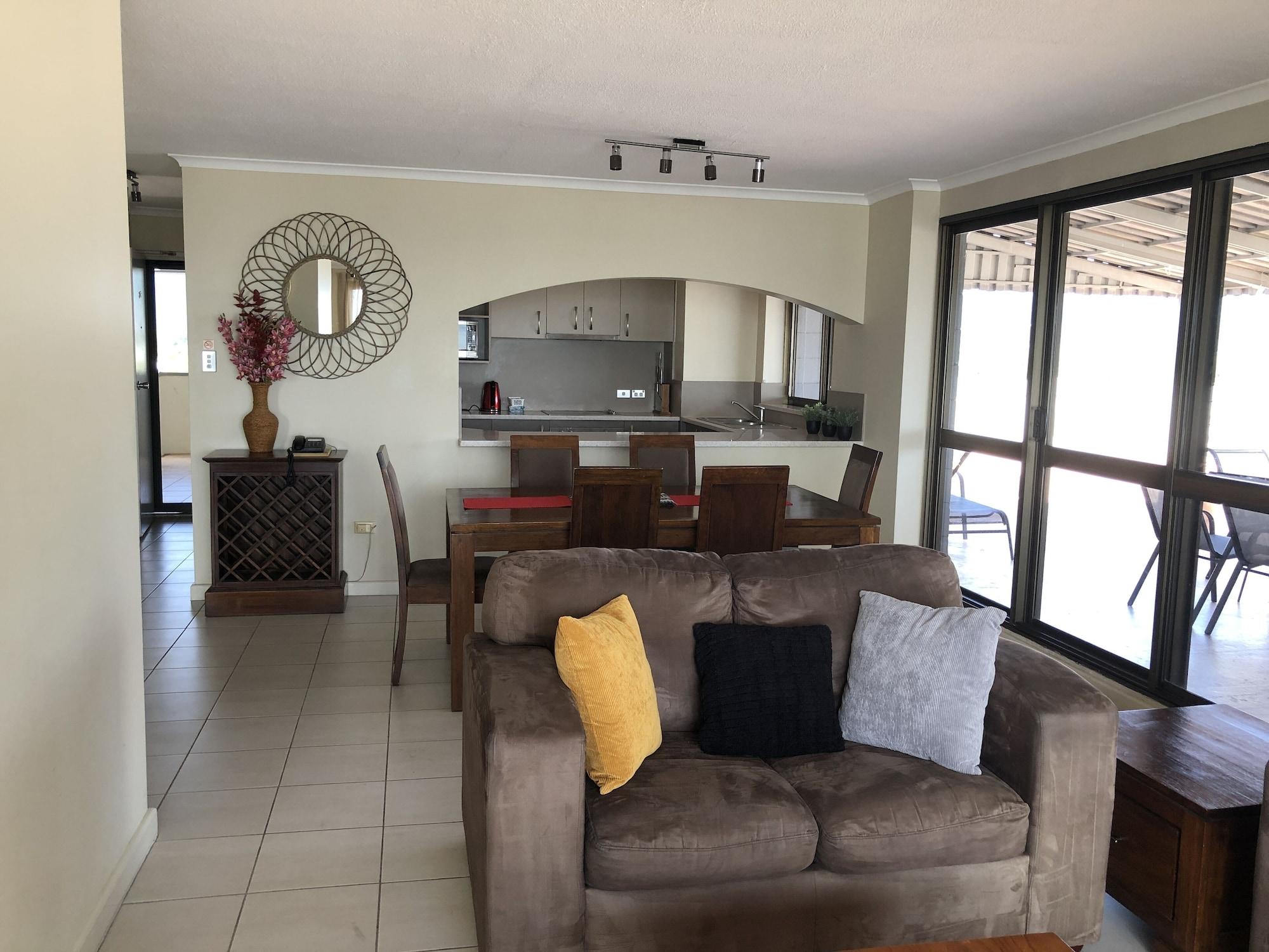Coral Towers Holiday Suites Cairns Dış mekan fotoğraf