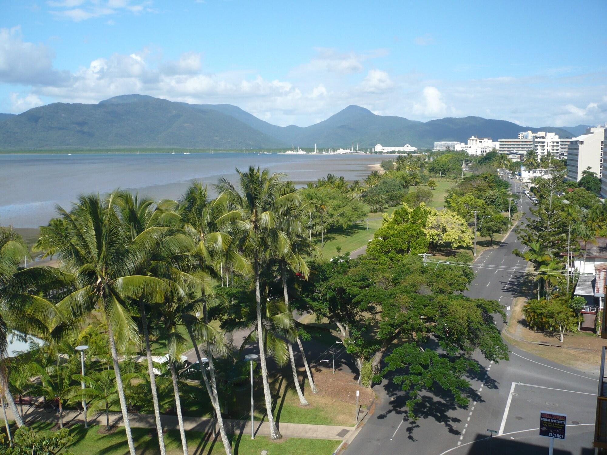 Coral Towers Holiday Suites Cairns Dış mekan fotoğraf