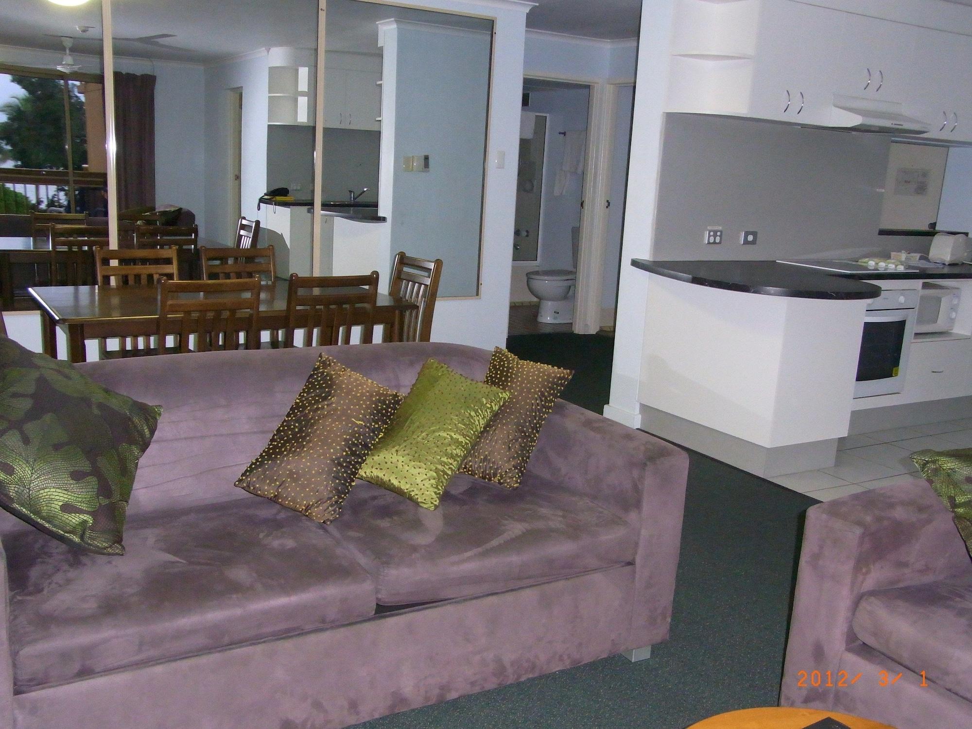 Coral Towers Holiday Suites Cairns Dış mekan fotoğraf