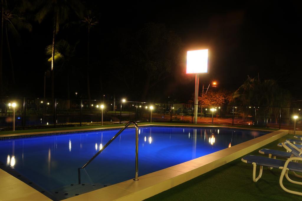 Coral Towers Holiday Suites Cairns Dış mekan fotoğraf