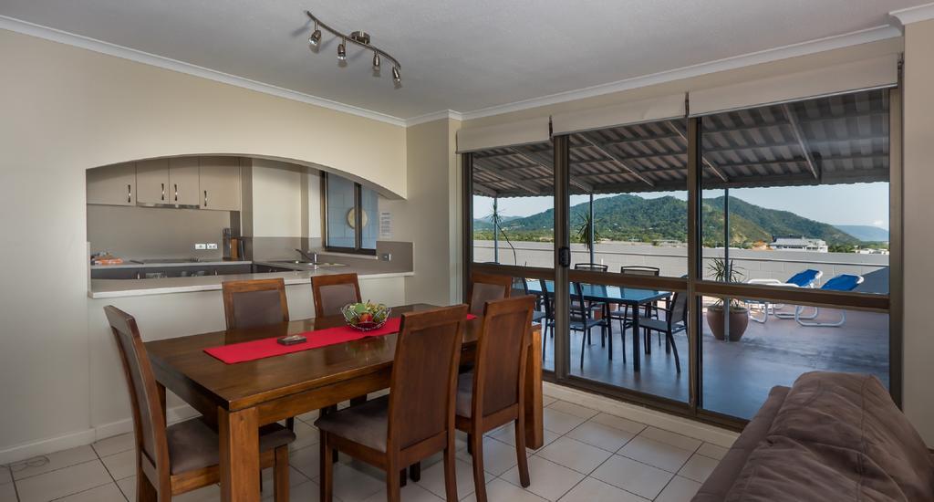 Coral Towers Holiday Suites Cairns Dış mekan fotoğraf
